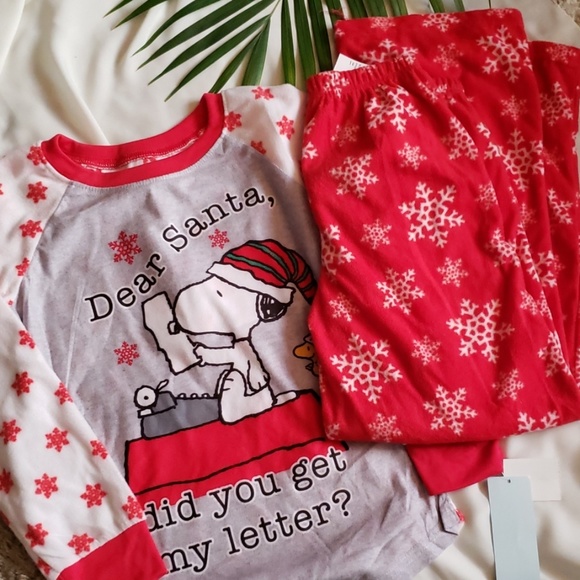 Peanuts Other - Girls' Peanuts 2pc Pajama Set with Sock - Red